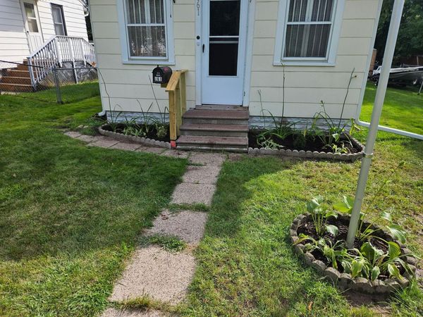 861 Algonquin Avenue , Saint Paul, MN 55119