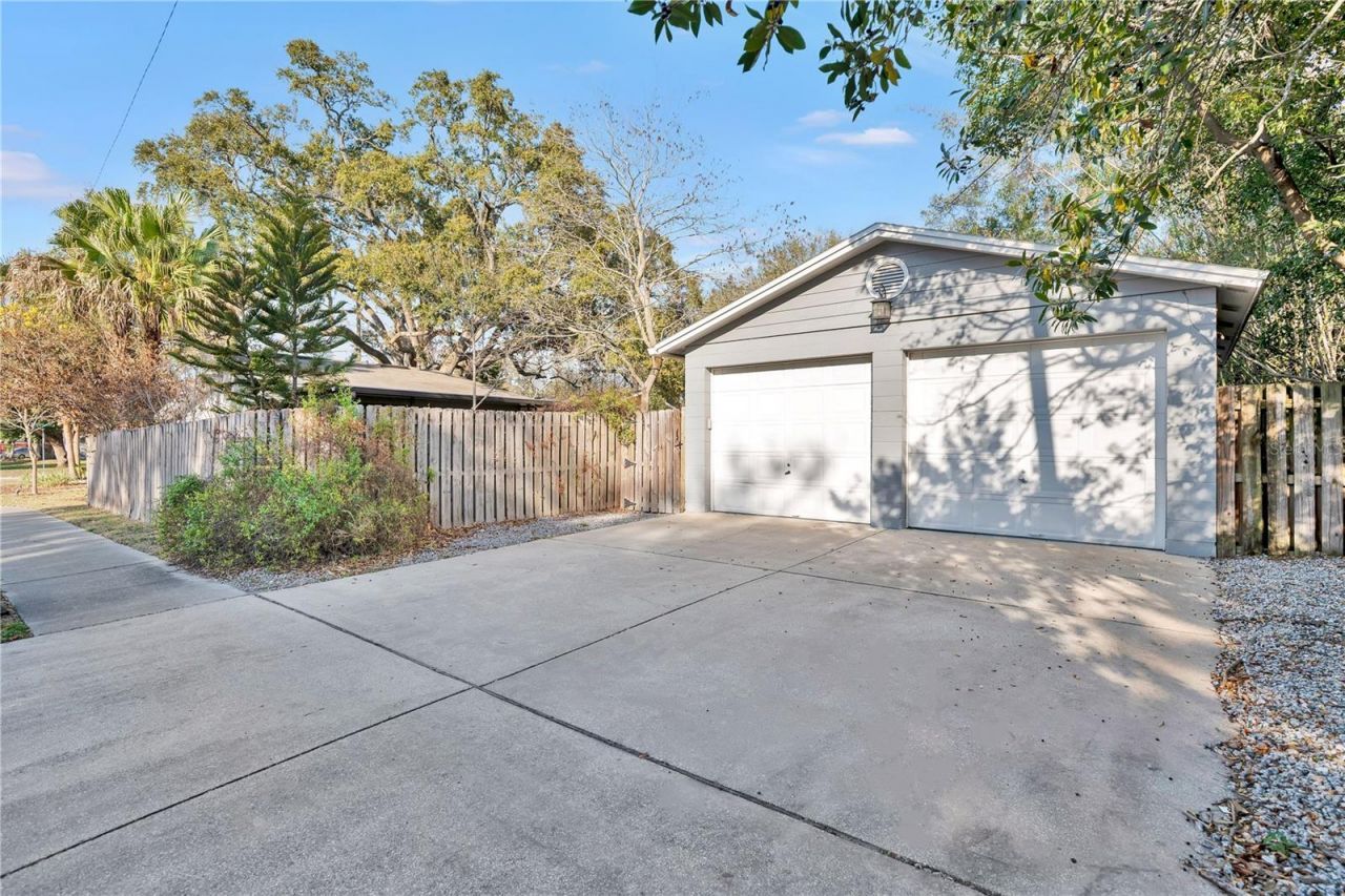 500 E Crystal Lake Street, Orlando, FL 32806 Photo