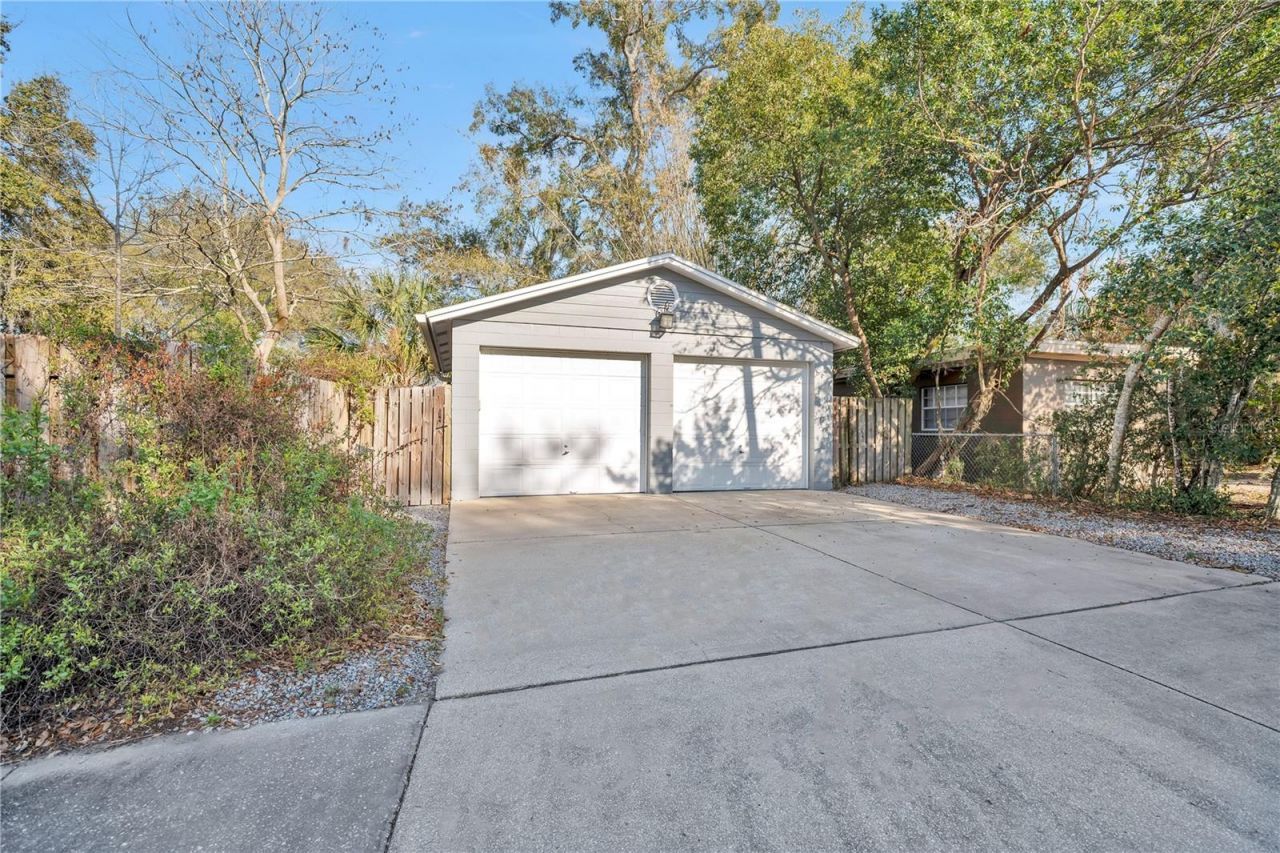 500 E Crystal Lake Street, Orlando, FL 32806 Photo