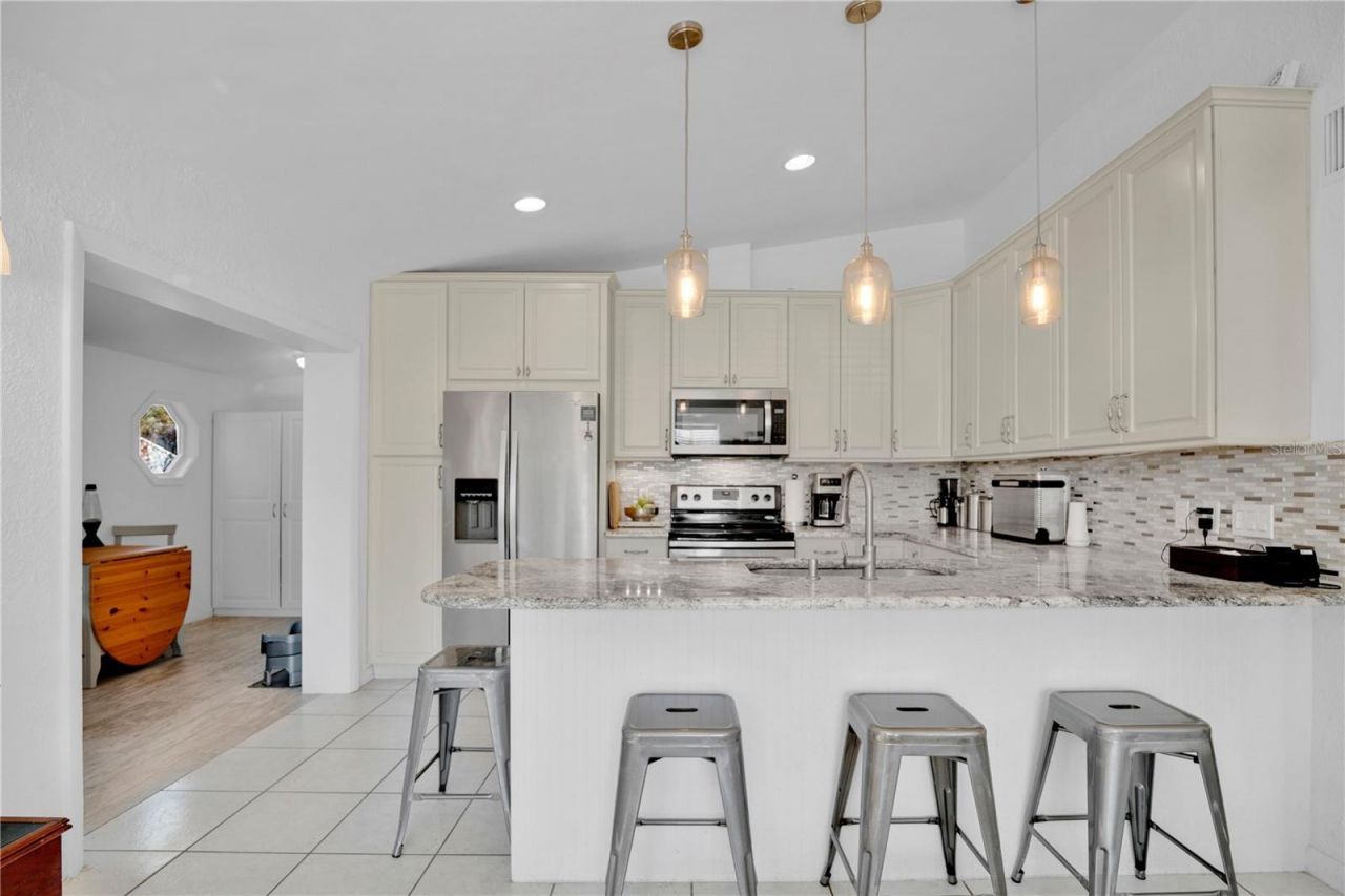 500 E Crystal Lake Street, Orlando, FL 32806 Photo