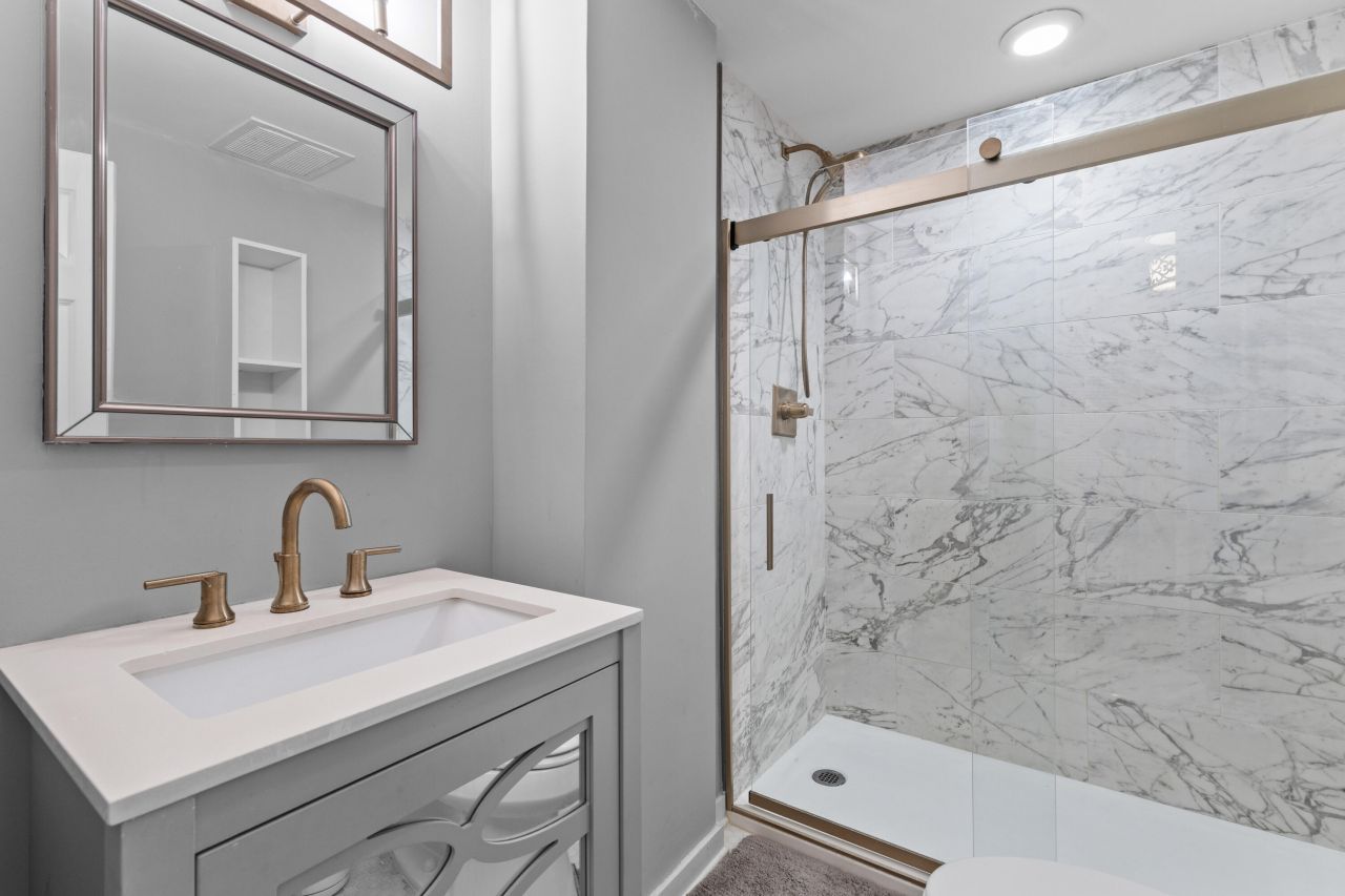 55 Ashley Avenue Photo 15