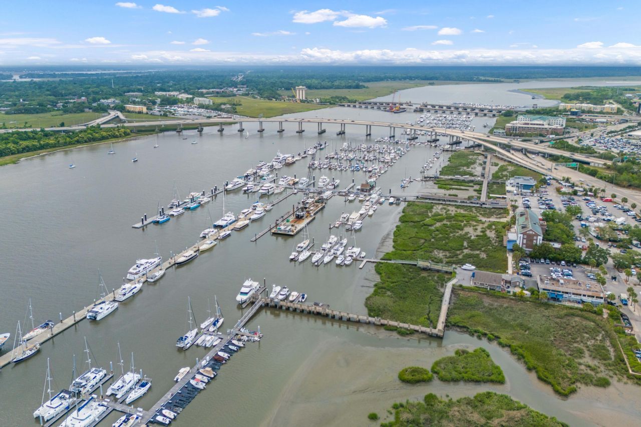 55 Ashley Avenue Photo 20