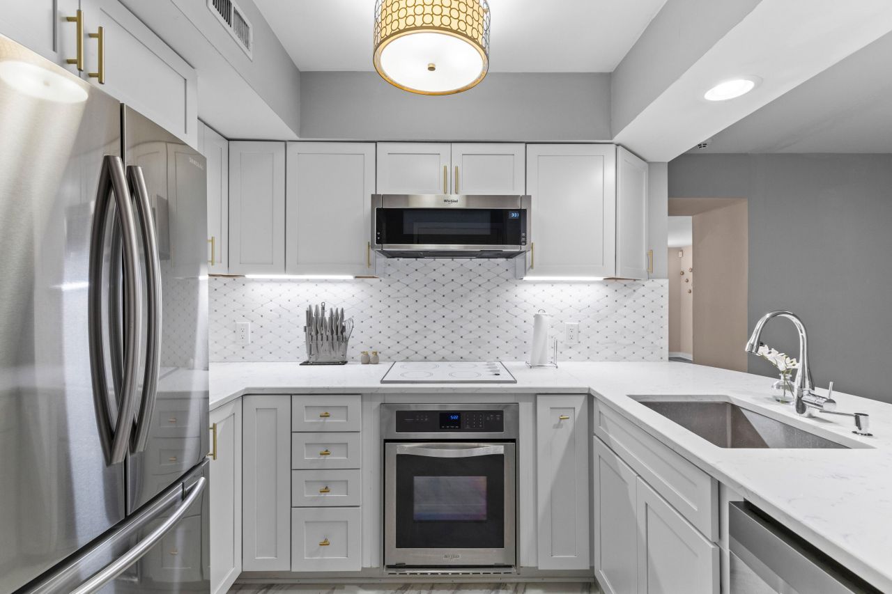 55 Ashley Avenue Photo 4