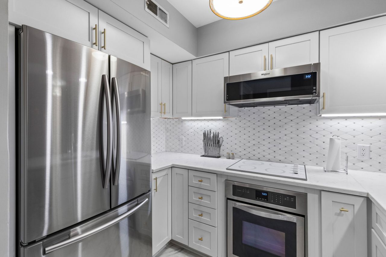 55 Ashley Avenue Photo 5