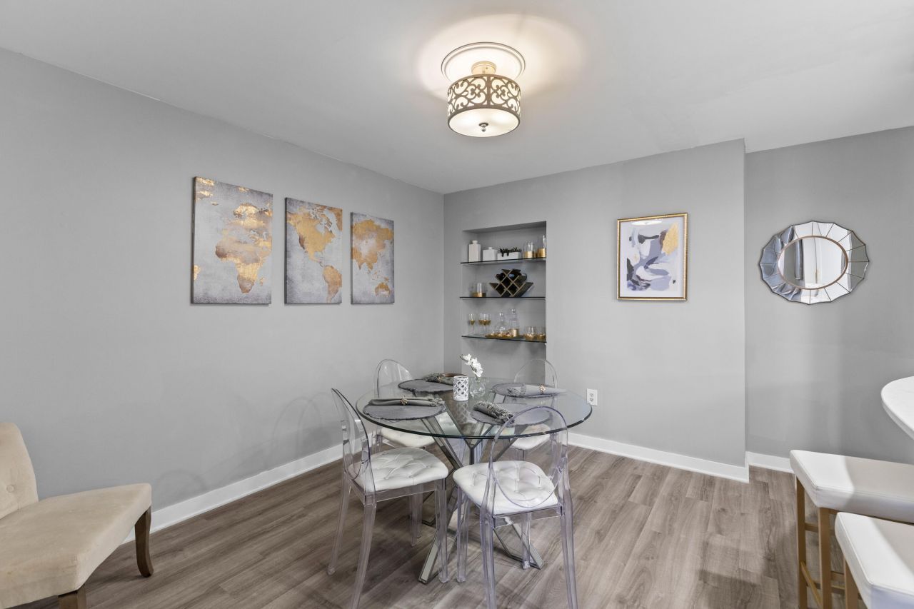 55 Ashley Avenue Photo 8