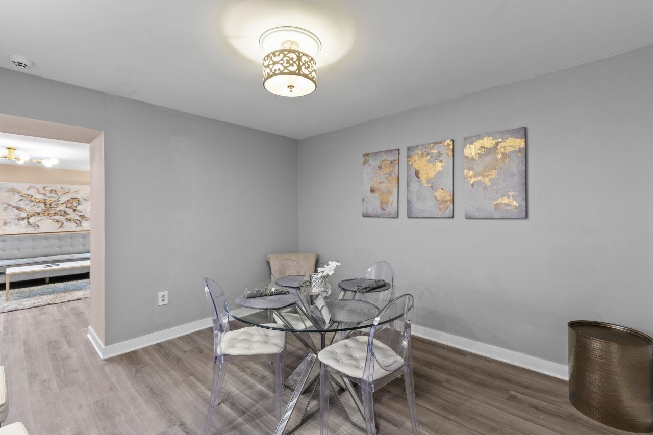 55 Ashley Avenue Photo 9