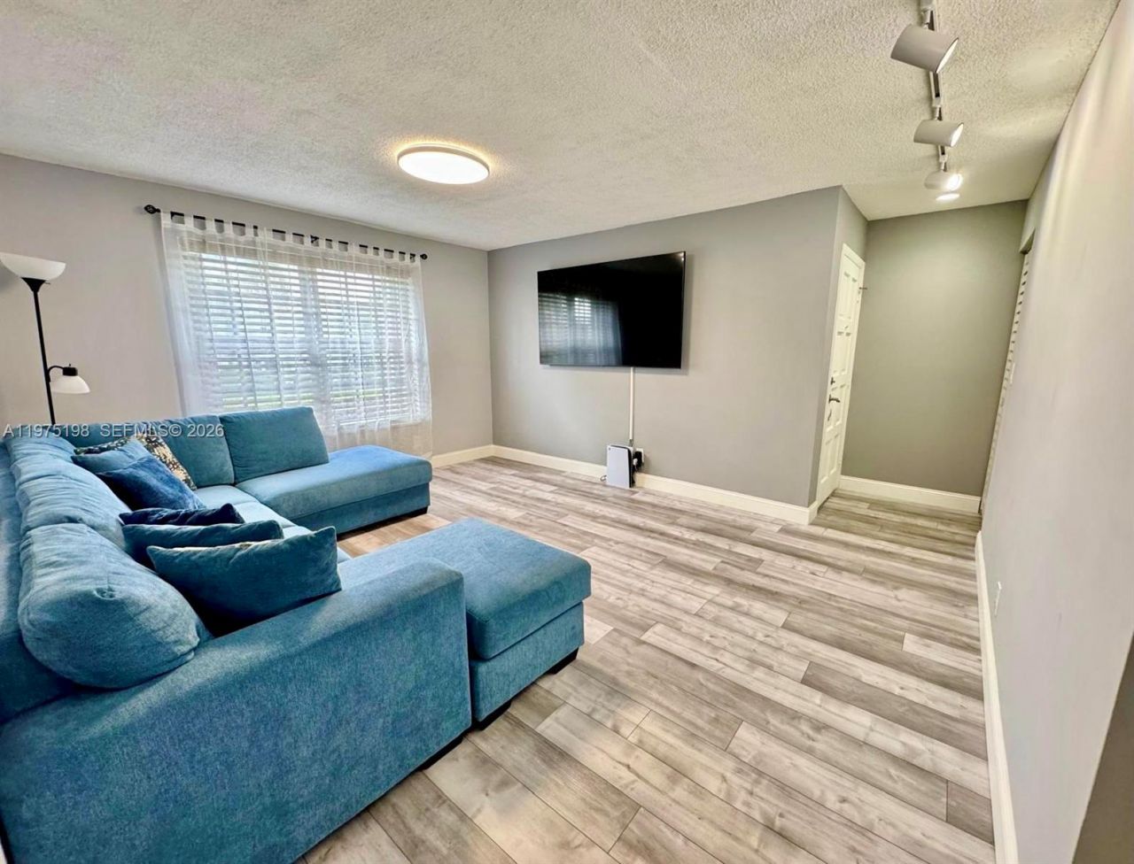 284 NW 69th Ave, Unit 279, Plantation, FL 33317 Photo