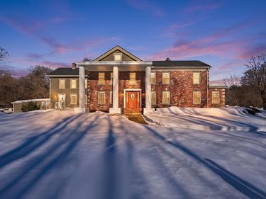 86 Rice Corner Rd, Brookfield, MA 01506