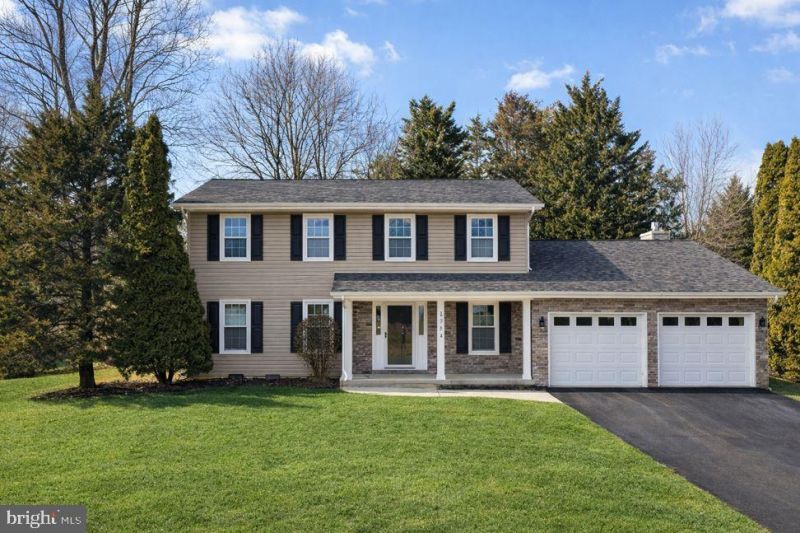 1354 Shallow Ford Road, Herndon, VA 20170 Main Photo