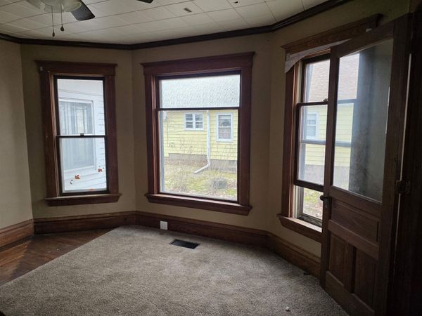 313 S Tama Street, Manchester, IA 52057