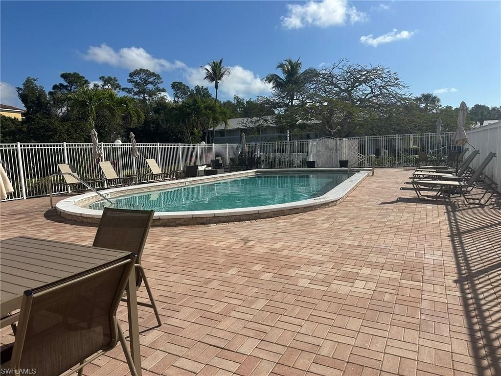 4621 Bayshore Dr, Unit Q6, Naples, FL 34112 Photo