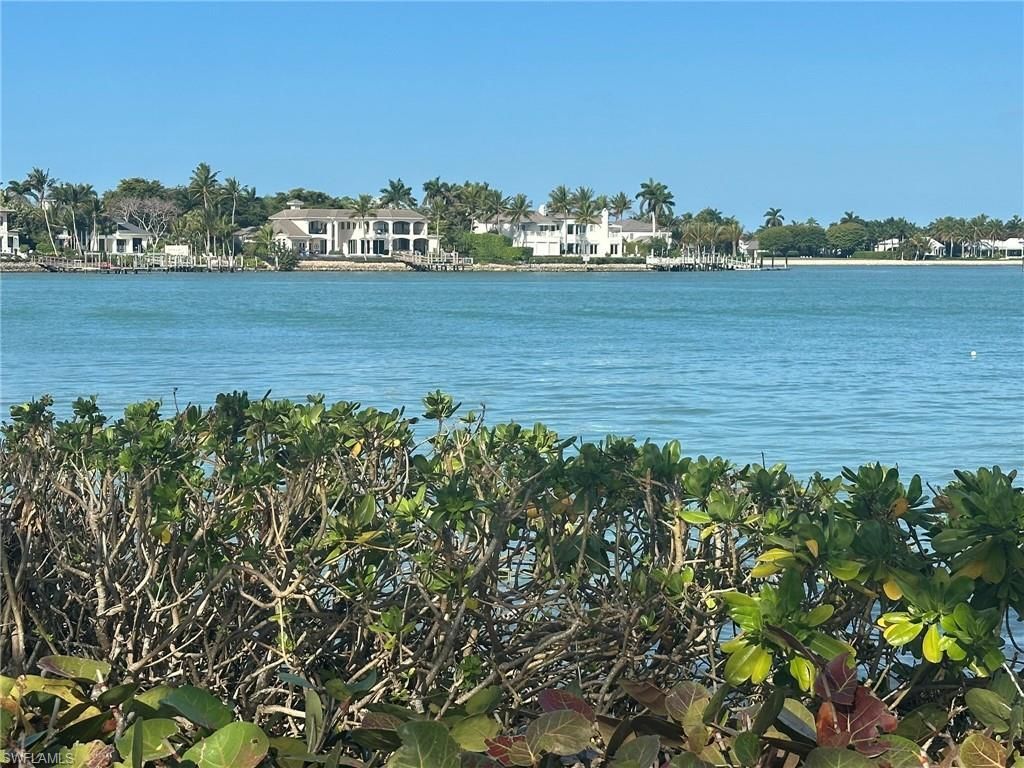 4621 Bayshore Dr, Unit Q6, Naples, FL 34112 Photo