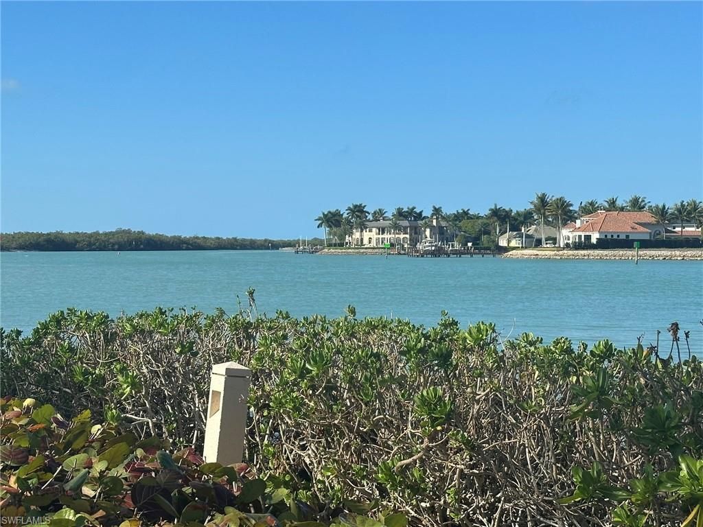 4621 Bayshore Dr, Unit Q6, Naples, FL 34112 Photo