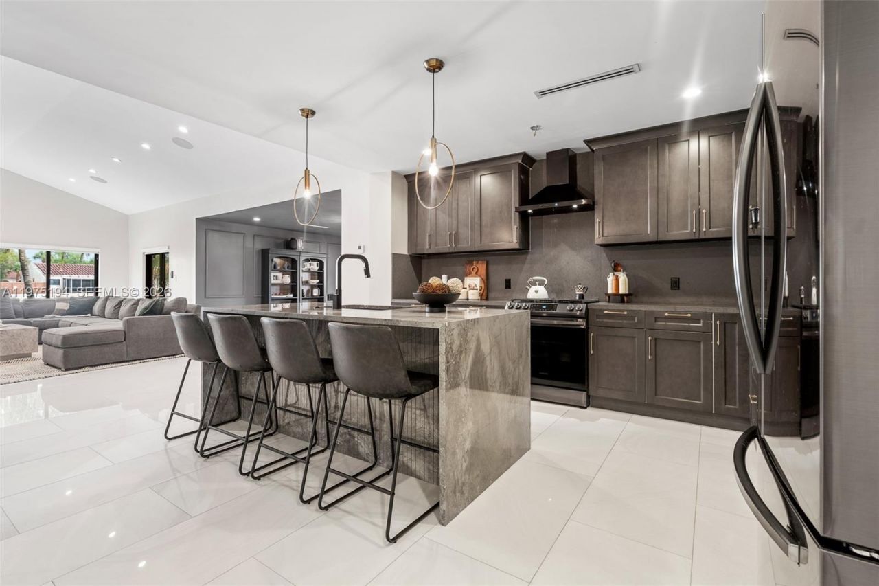 14412 Rosewood Rd, Miami Lakes, FL 33014 Photo