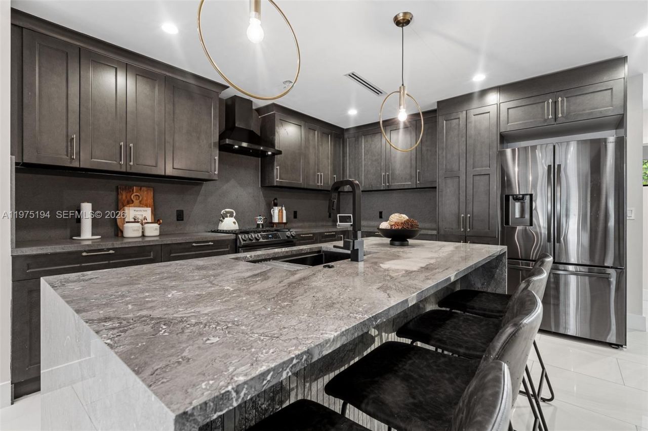 14412 Rosewood Rd, Miami Lakes, FL 33014 Photo