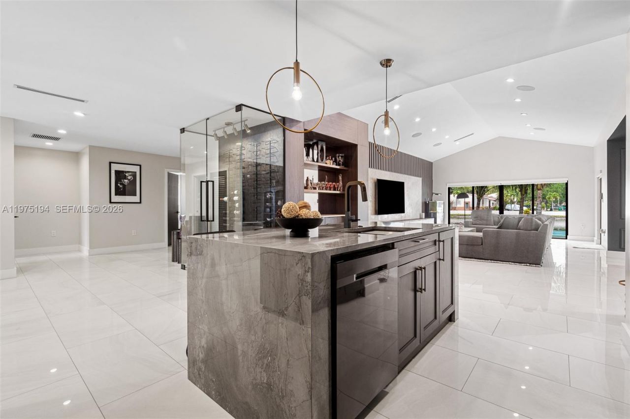 14412 Rosewood Rd, Miami Lakes, FL 33014 Photo