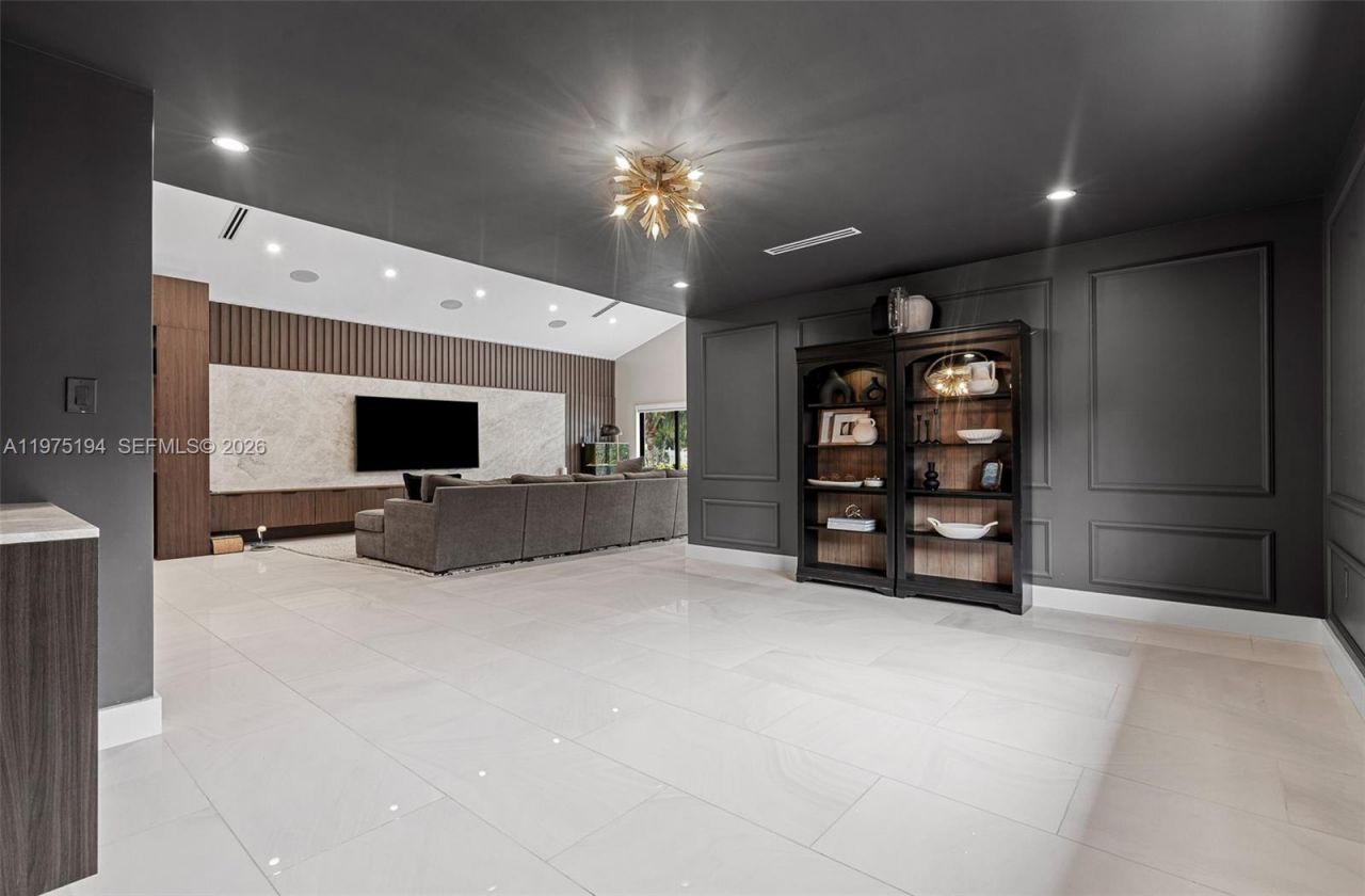 14412 Rosewood Rd, Miami Lakes, FL 33014 Photo
