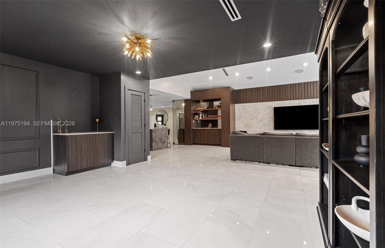 14412 Rosewood Rd, Miami Lakes, FL 33014 Photo
