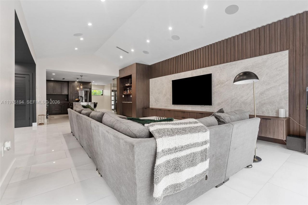 14412 Rosewood Rd, Miami Lakes, FL 33014 Photo