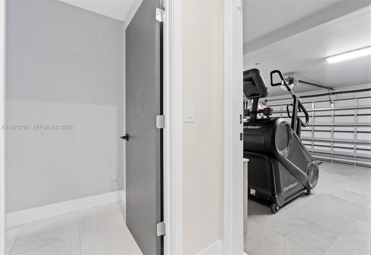 14412 Rosewood Rd, Miami Lakes, FL 33014 Photo