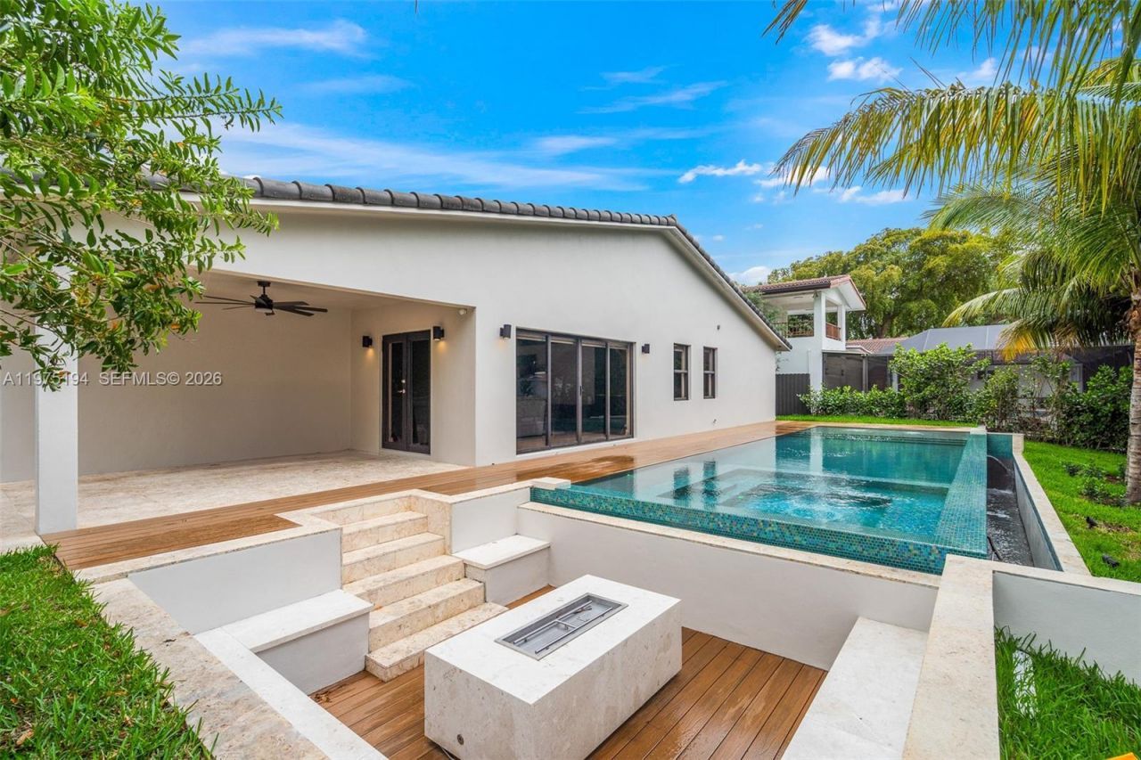 14412 Rosewood Rd, Miami Lakes, FL 33014 Photo
