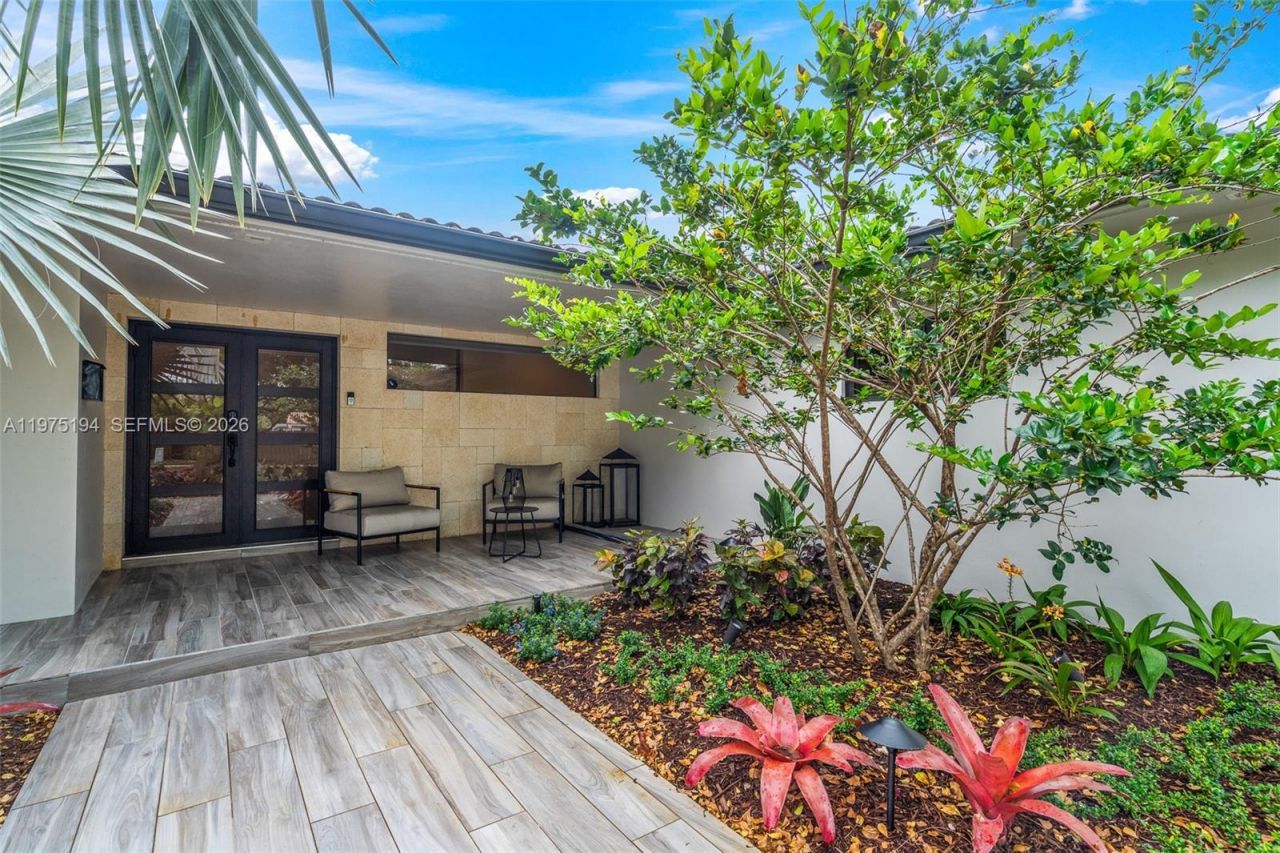 14412 Rosewood Rd, Miami Lakes, FL 33014 Photo