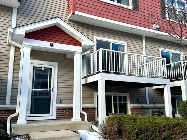 1953 Commonwealth Boulevard , Unit 3, Chanhassen, MN 55317