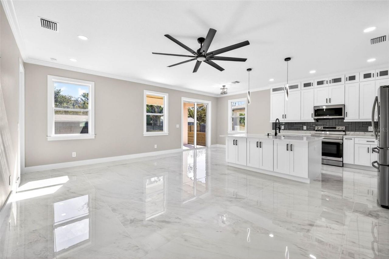 288 Roosevelt Avenue , Masaryktown, FL 34604 Photo