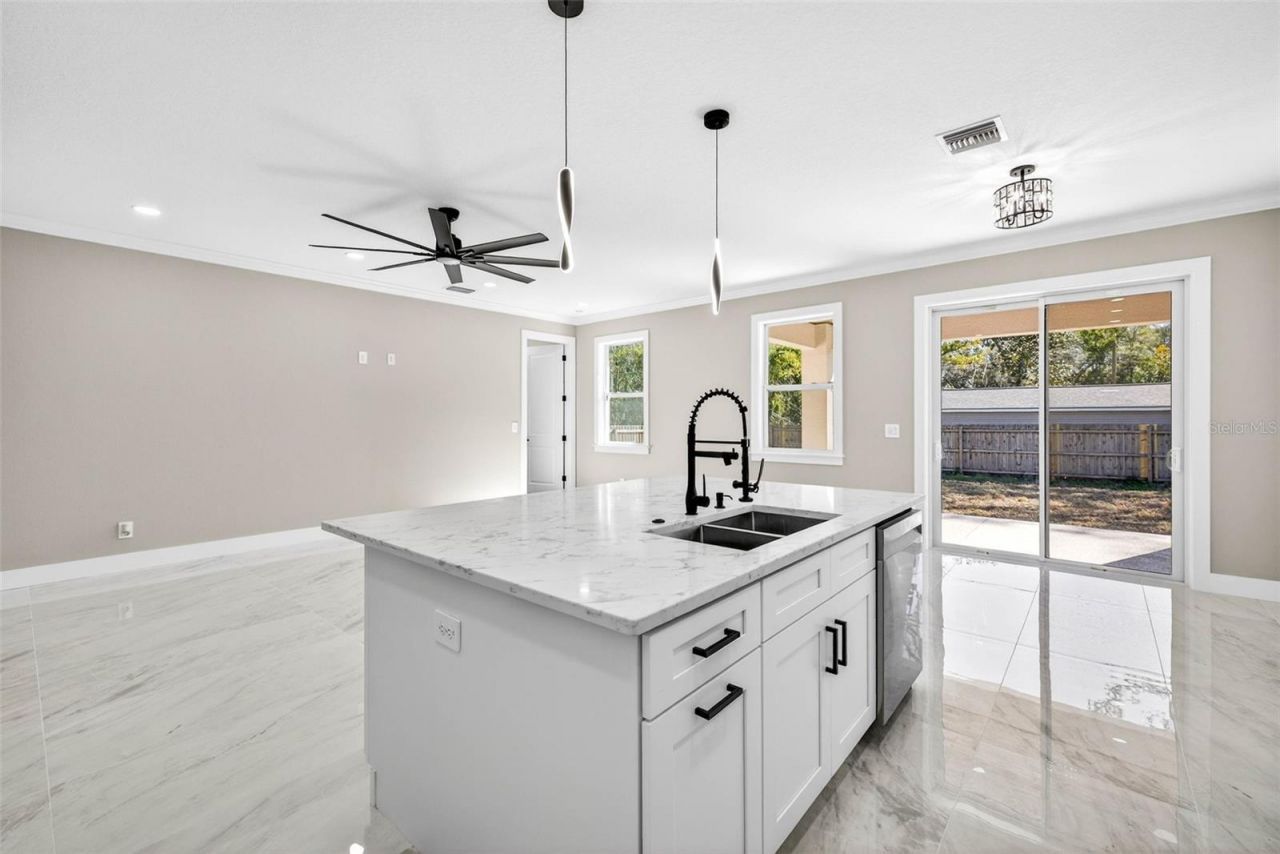 288 Roosevelt Avenue , Masaryktown, FL 34604 Photo