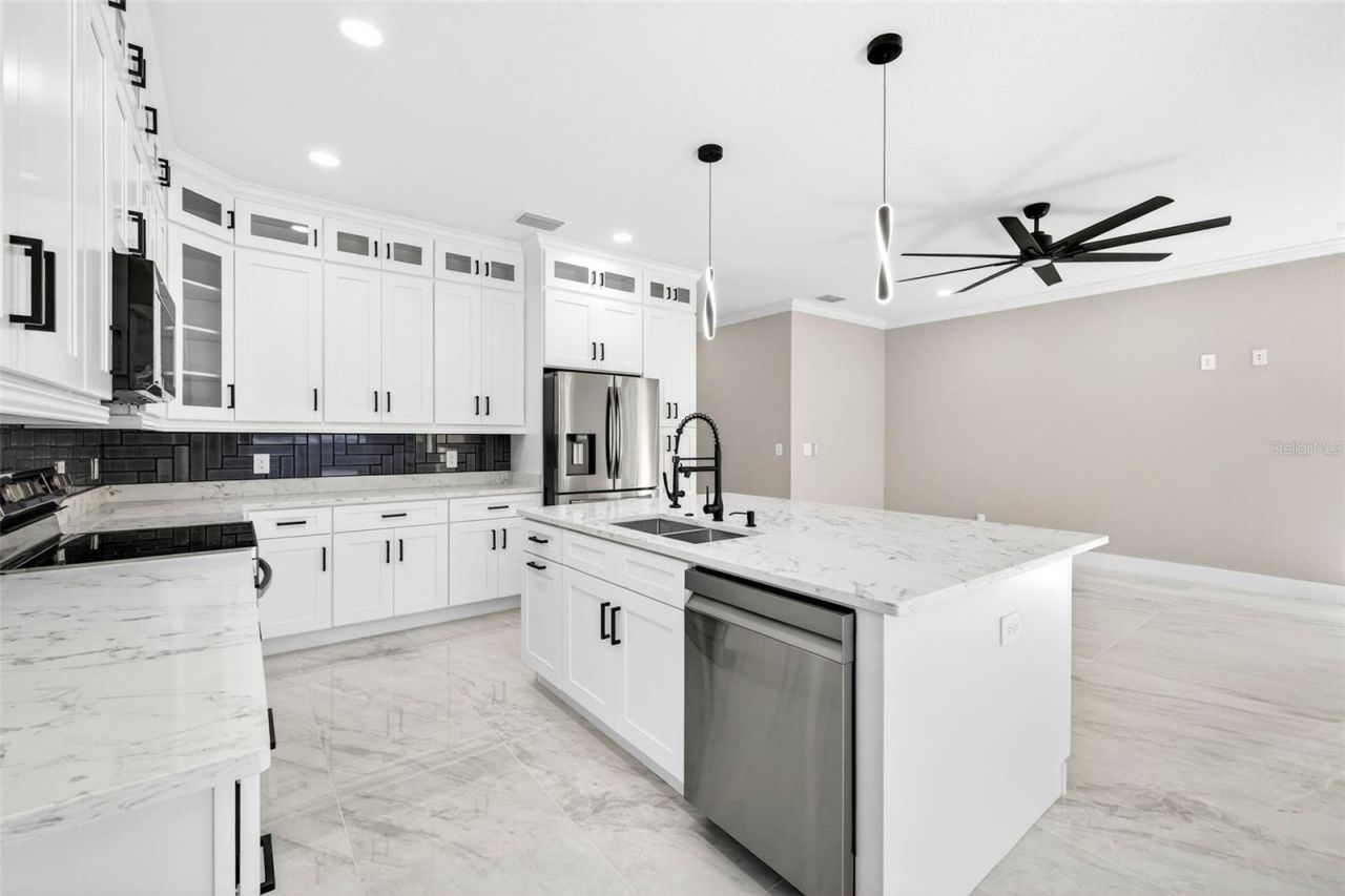 288 Roosevelt Avenue , Masaryktown, FL 34604 Photo