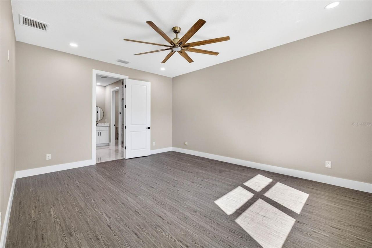 288 Roosevelt Avenue , Masaryktown, FL 34604 Photo