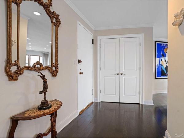 12 Old Mamaroneck Avenue, Unit 6C, White Plains, NY 10707