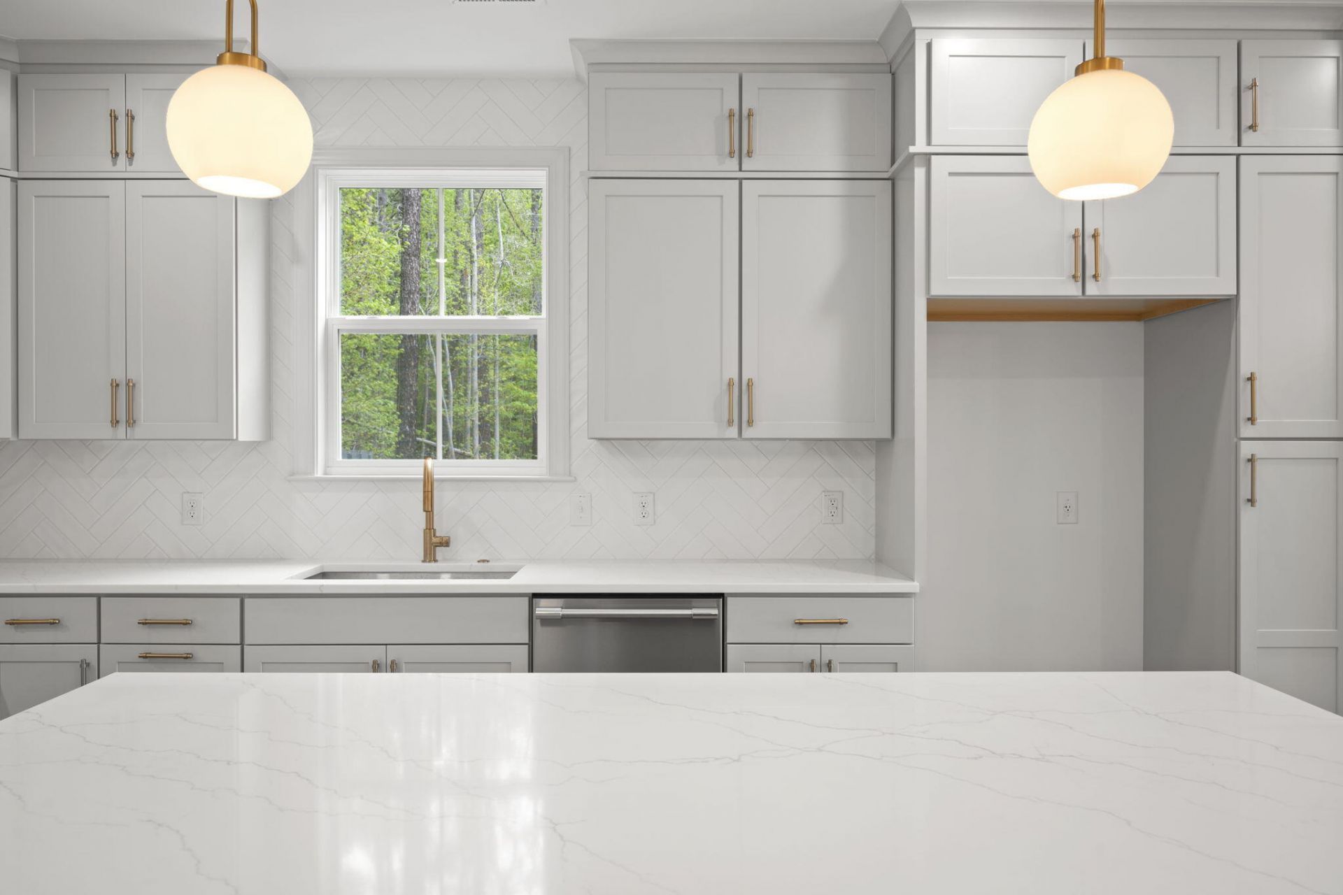 544 Hayes Park Boulevard Photo 13