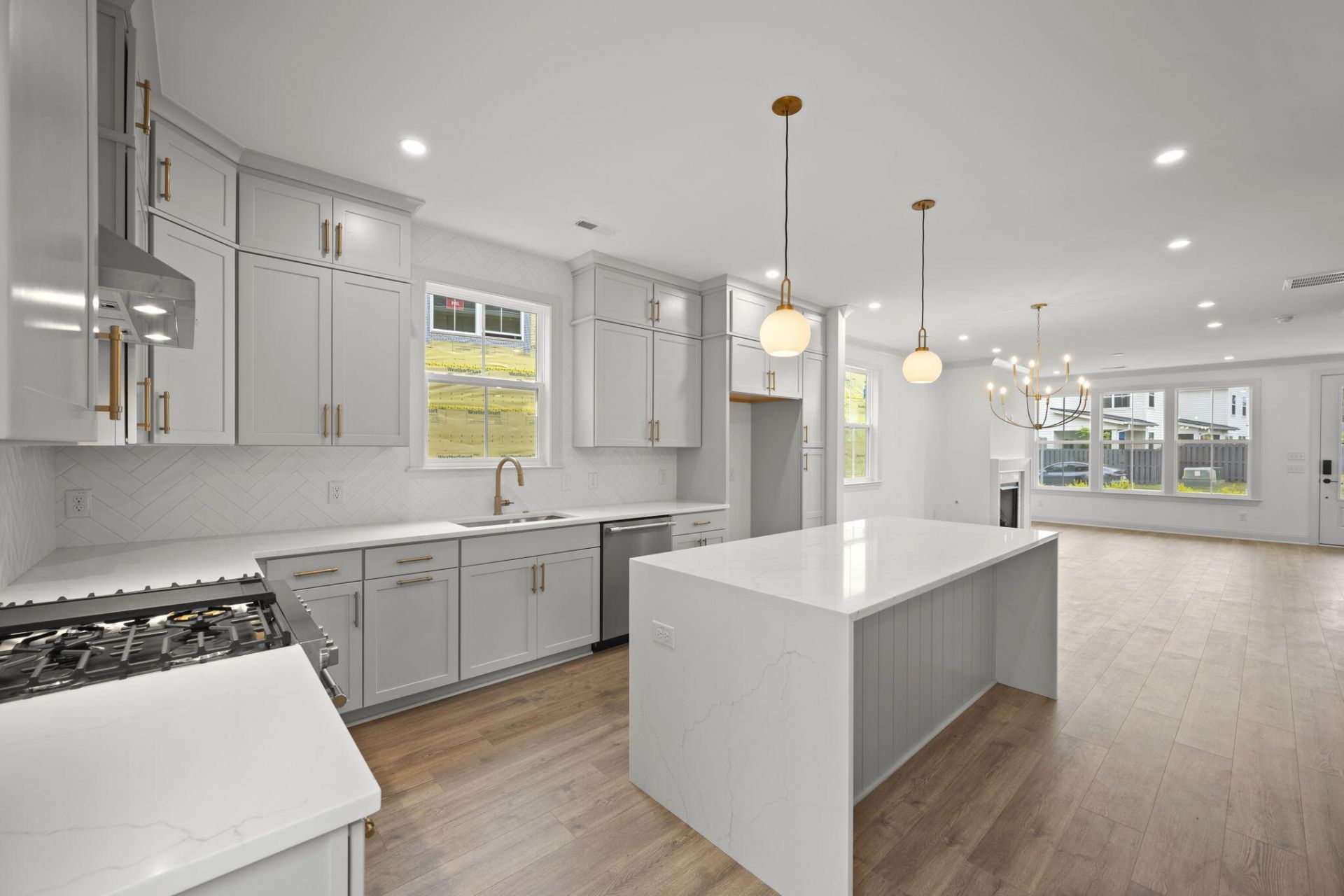 544 Hayes Park Boulevard Photo 14