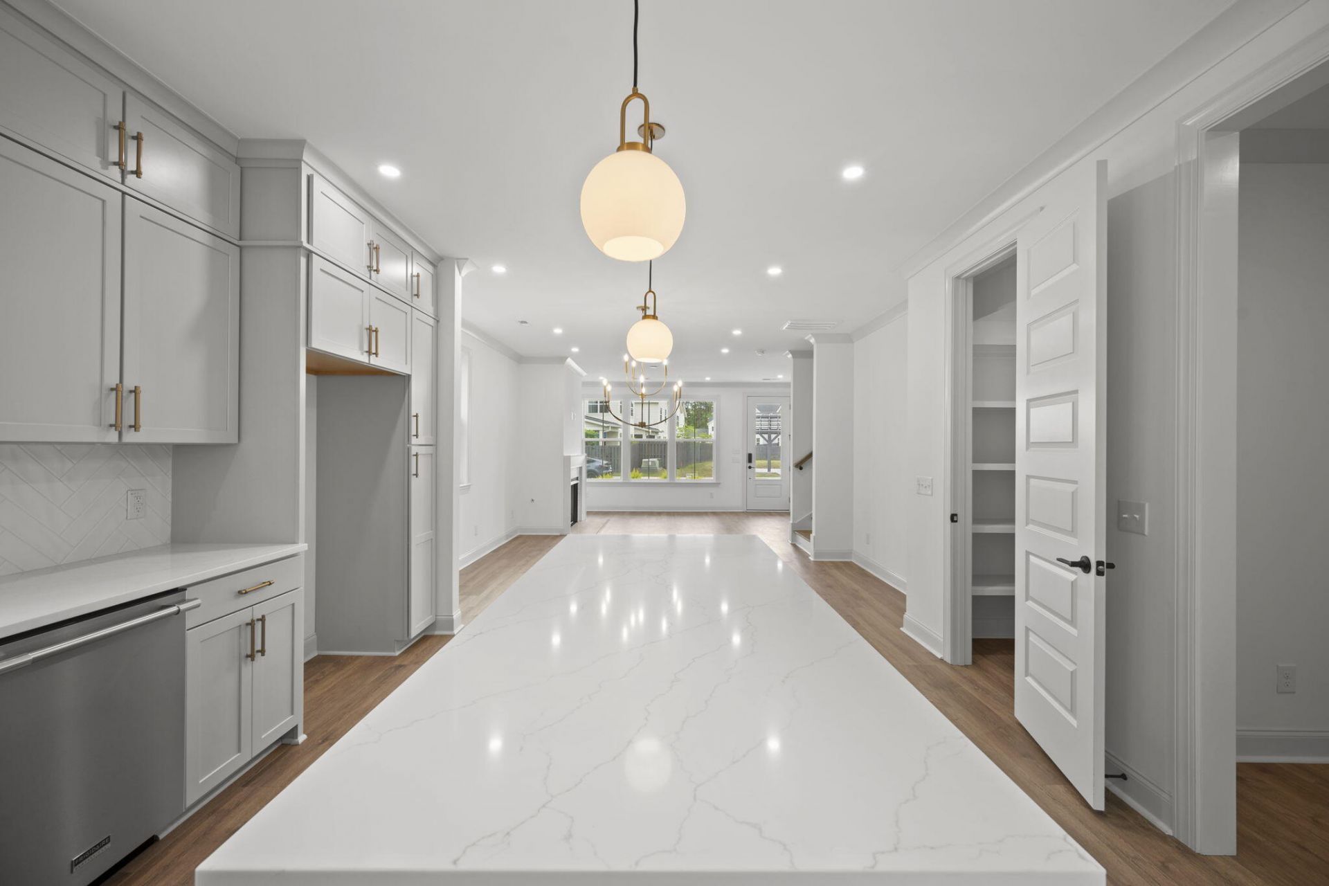 544 Hayes Park Boulevard Photo 16