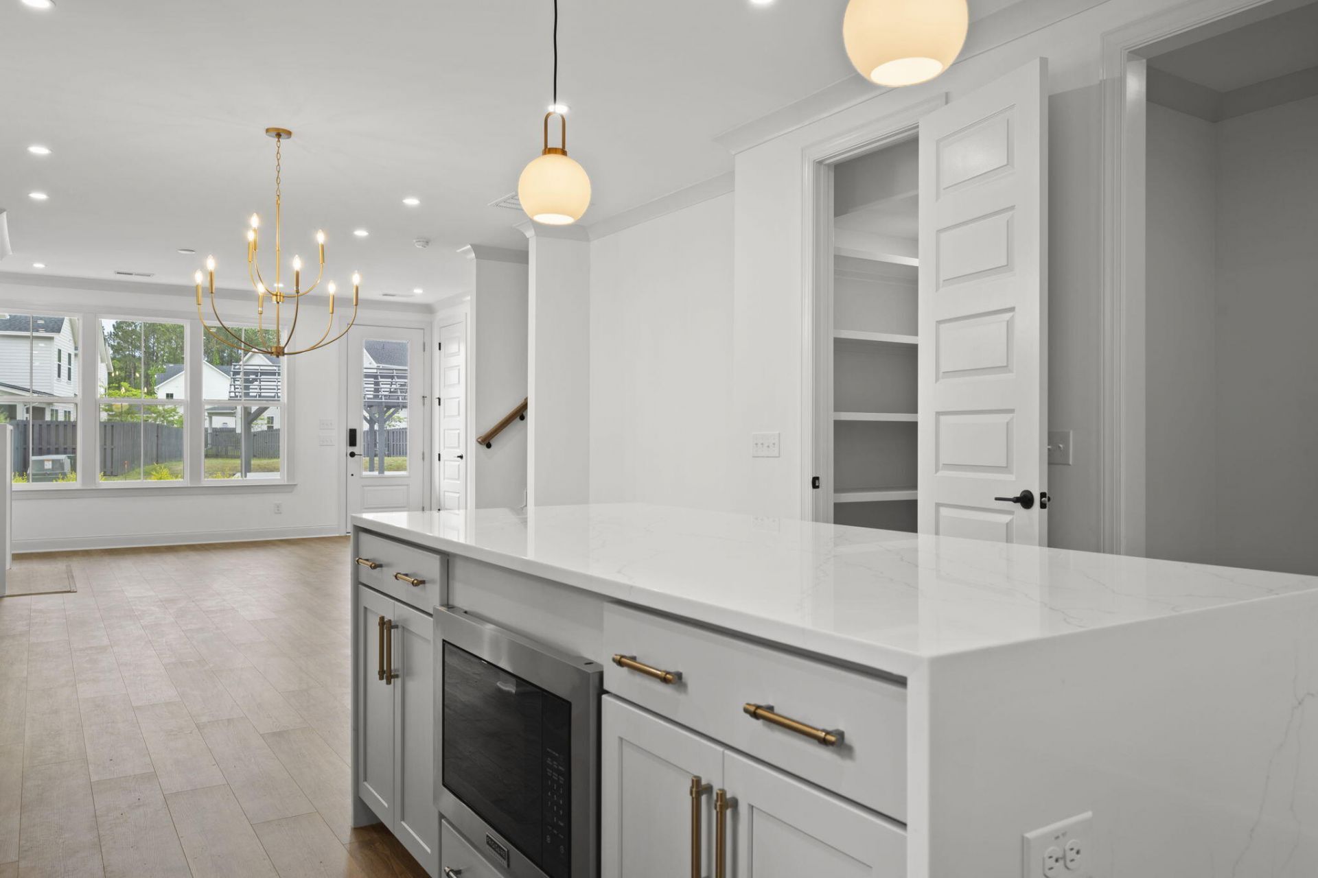 544 Hayes Park Boulevard Photo 17