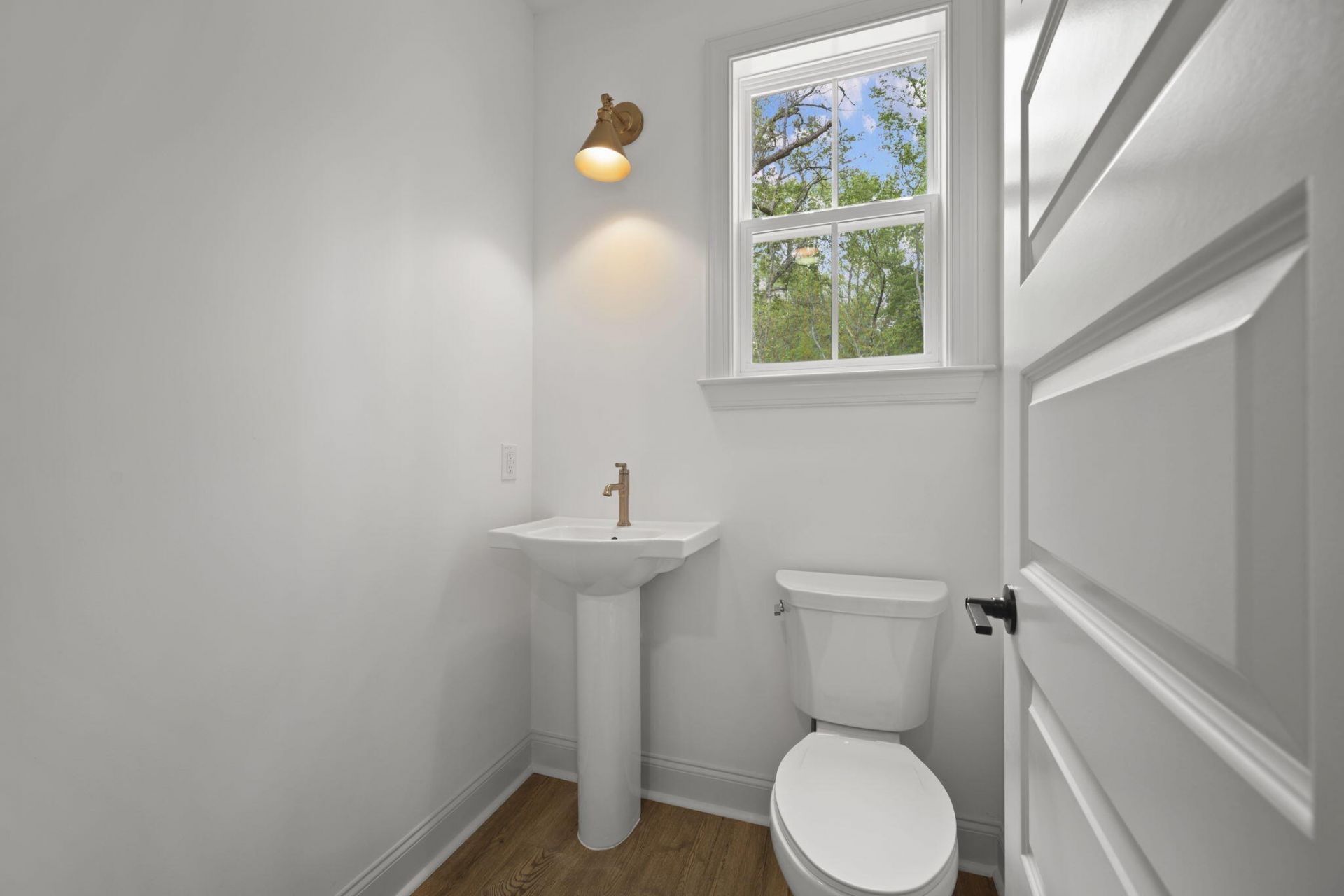 544 Hayes Park Boulevard Photo 19