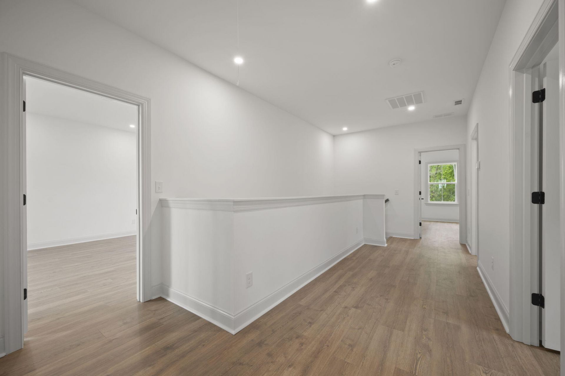 544 Hayes Park Boulevard Photo 31