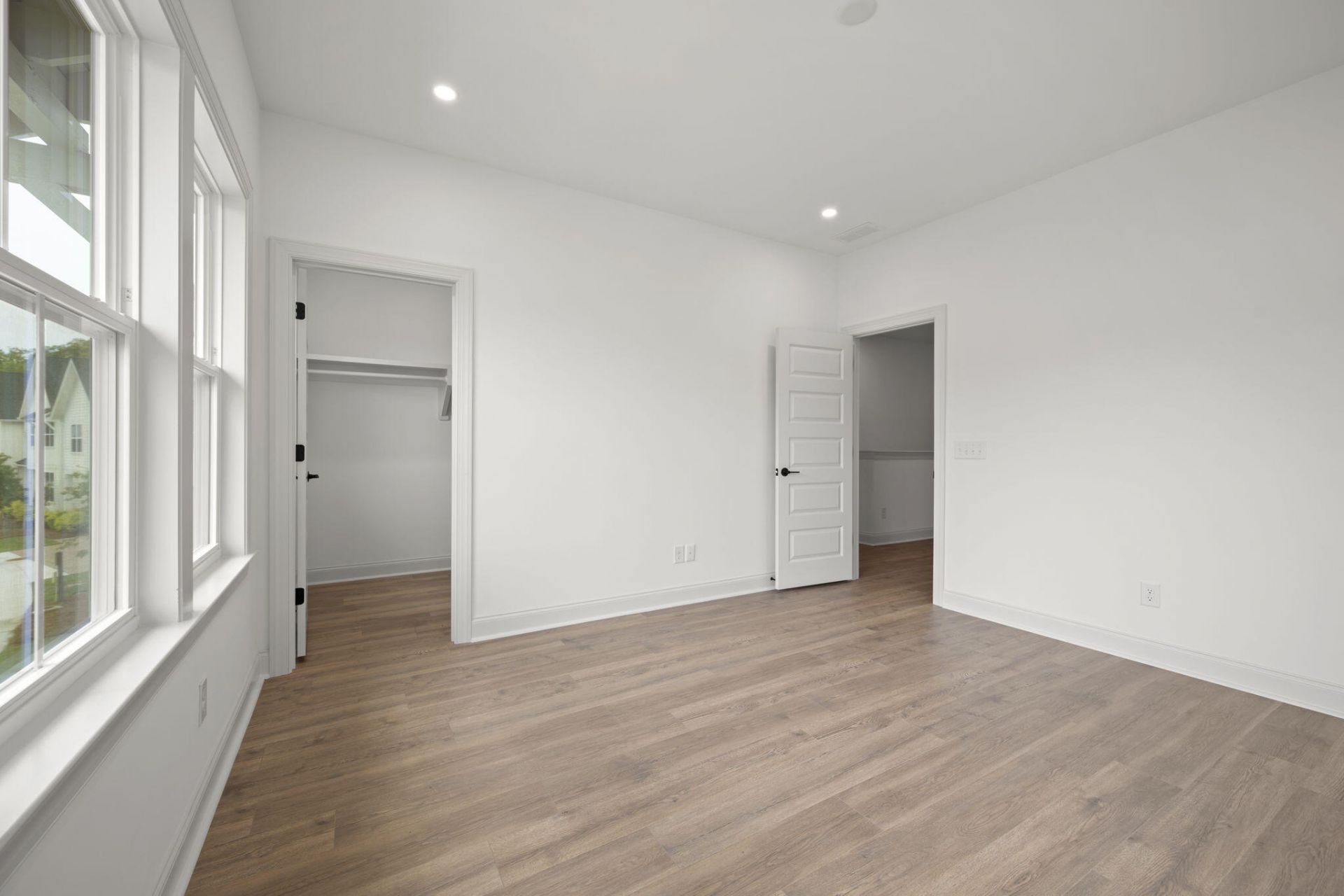 544 Hayes Park Boulevard Photo 33