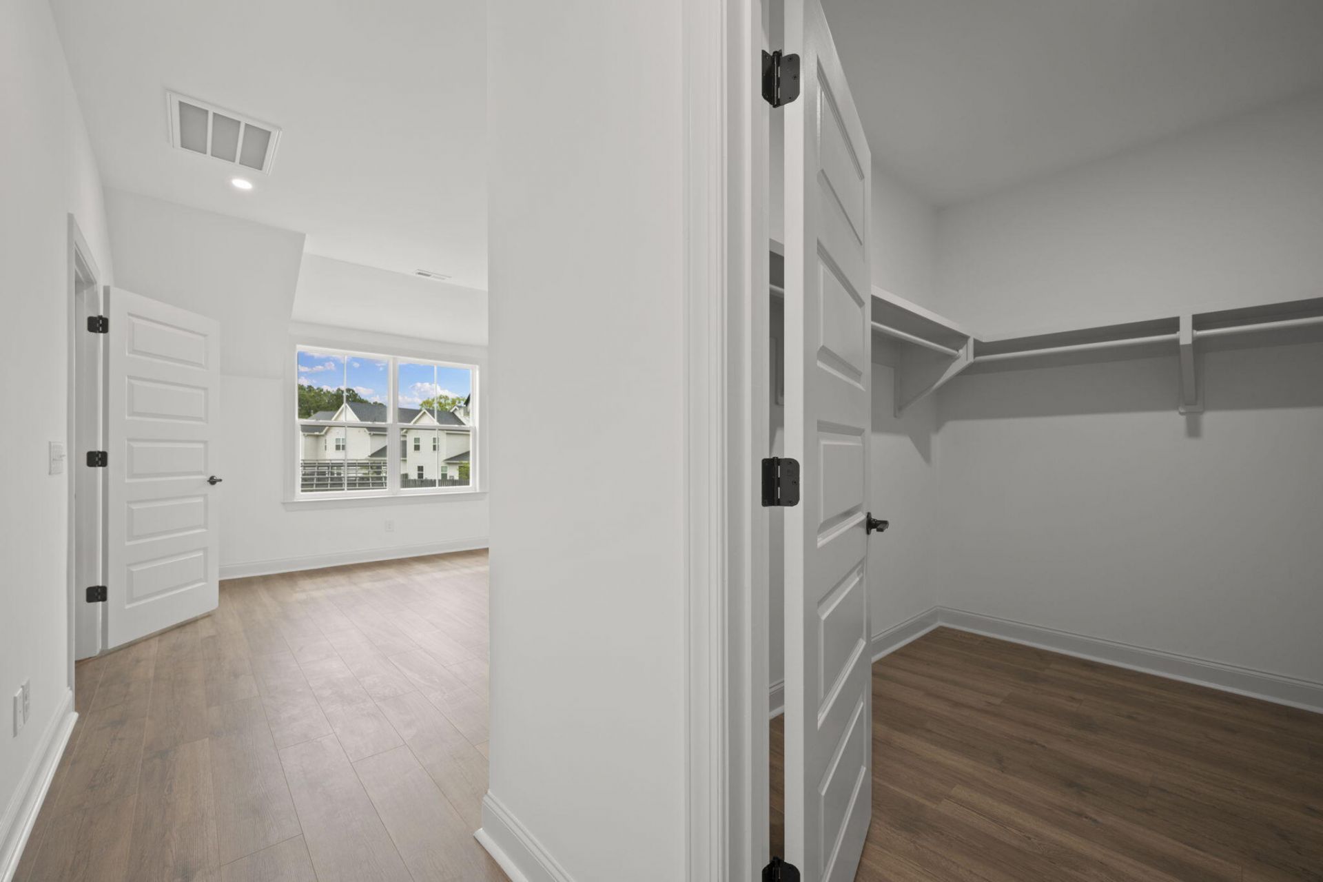 544 Hayes Park Boulevard Photo 39