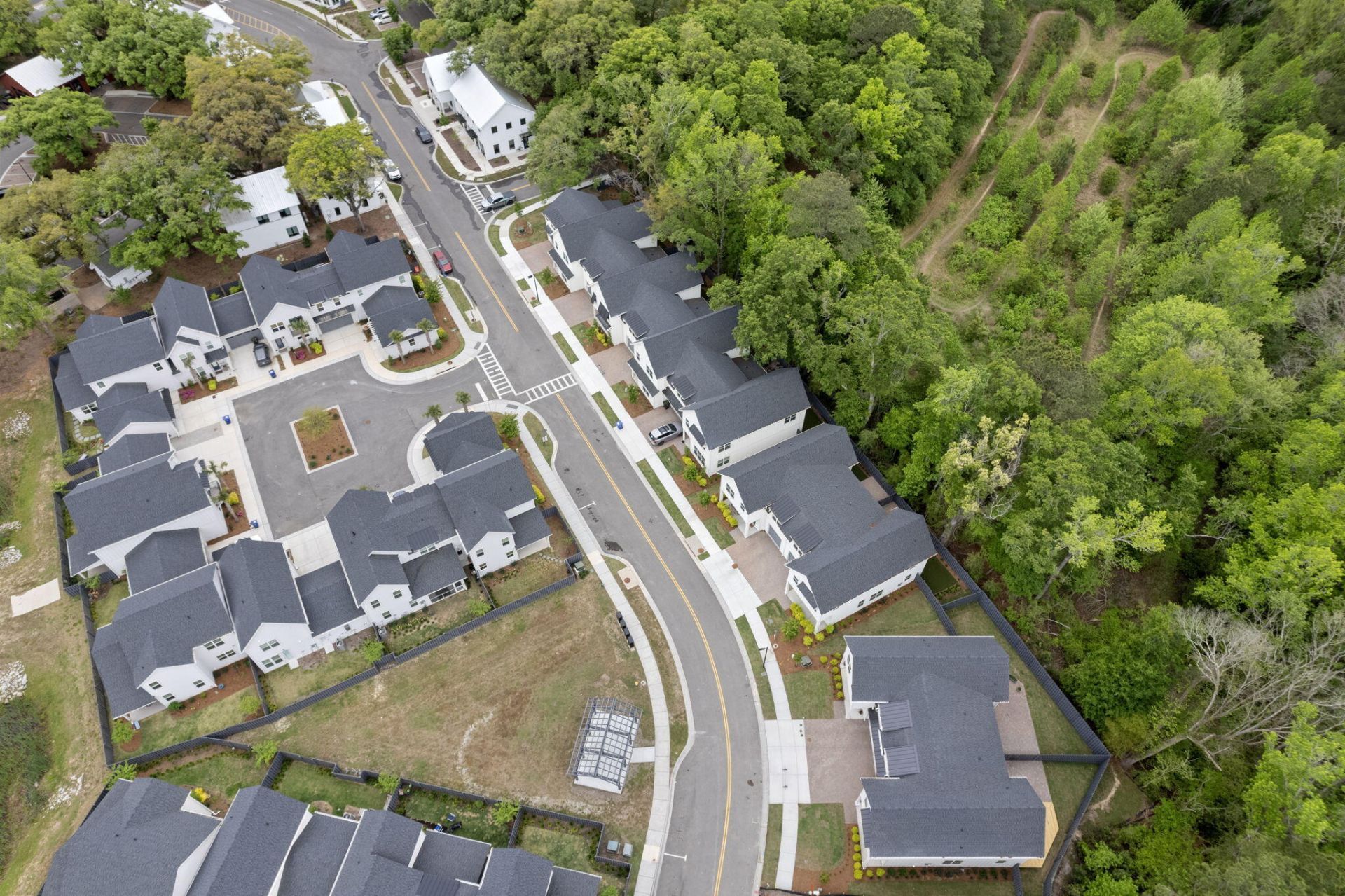 544 Hayes Park Boulevard Photo 46