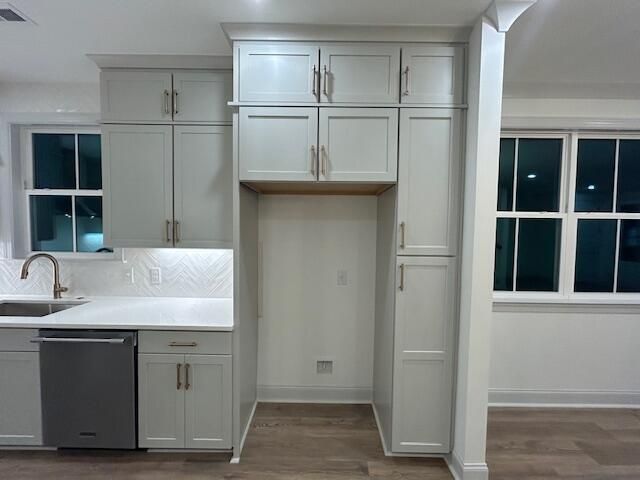 544 Hayes Park Boulevard Photo 5