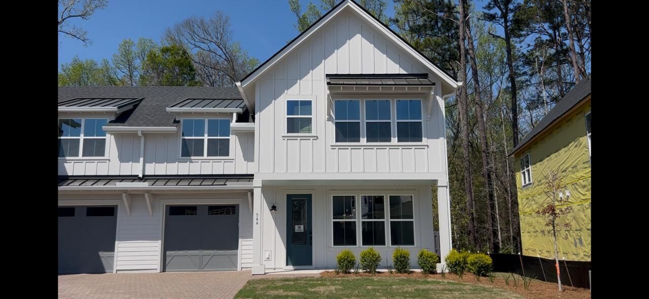 544 Hayes Park Boulevard Photo 7