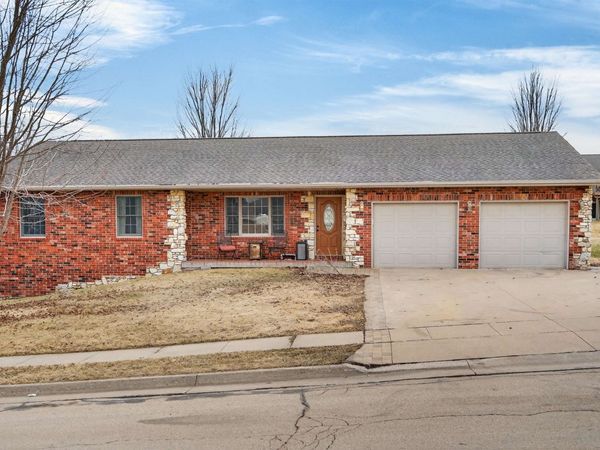 628 Baja Drive, Epworth, IA 52045