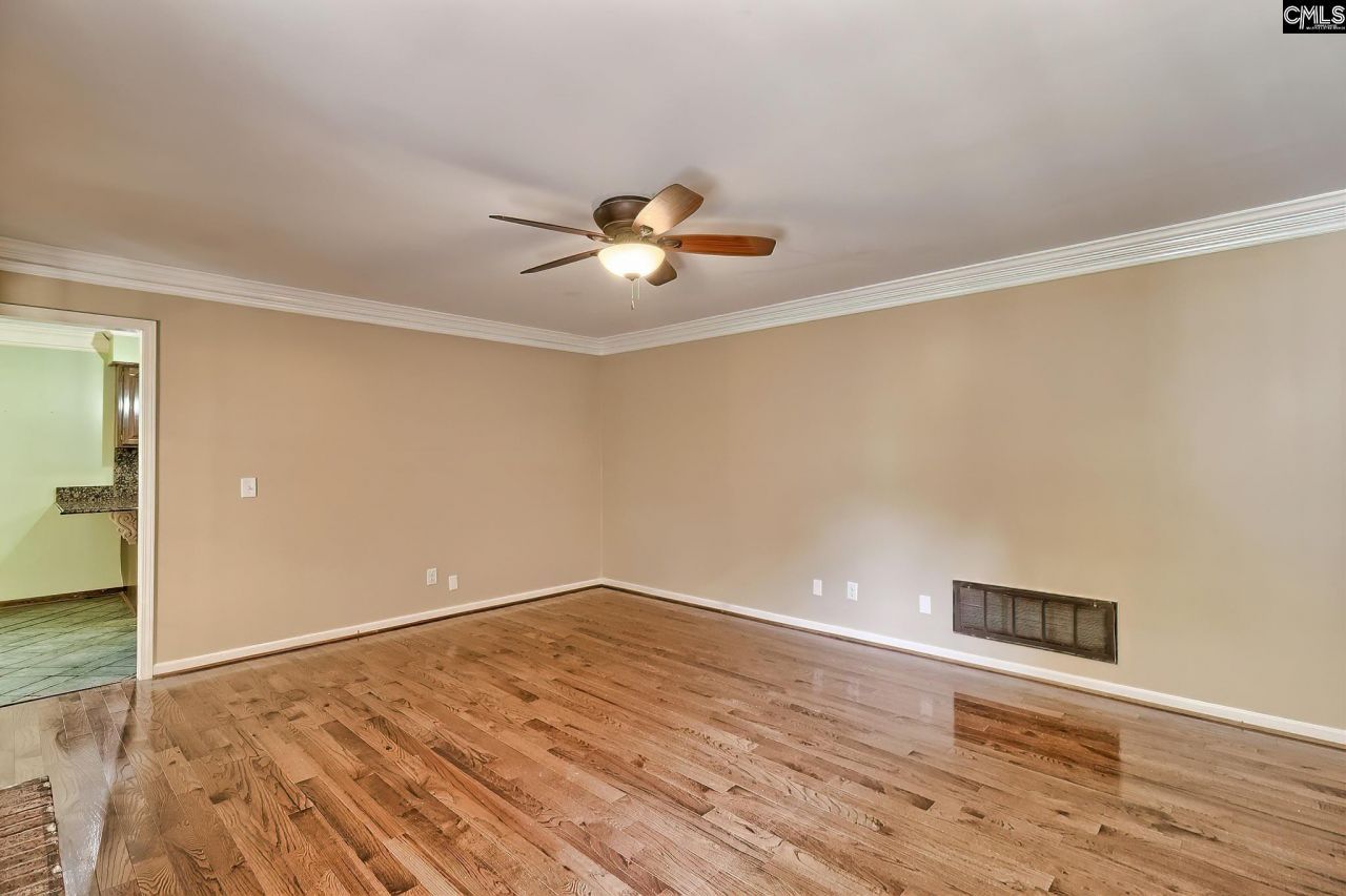 302 Longbow Court  Photo 12