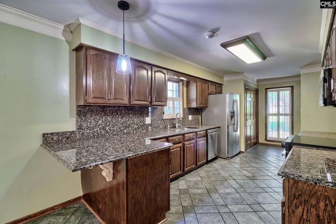 302 Longbow Court  Photo 13