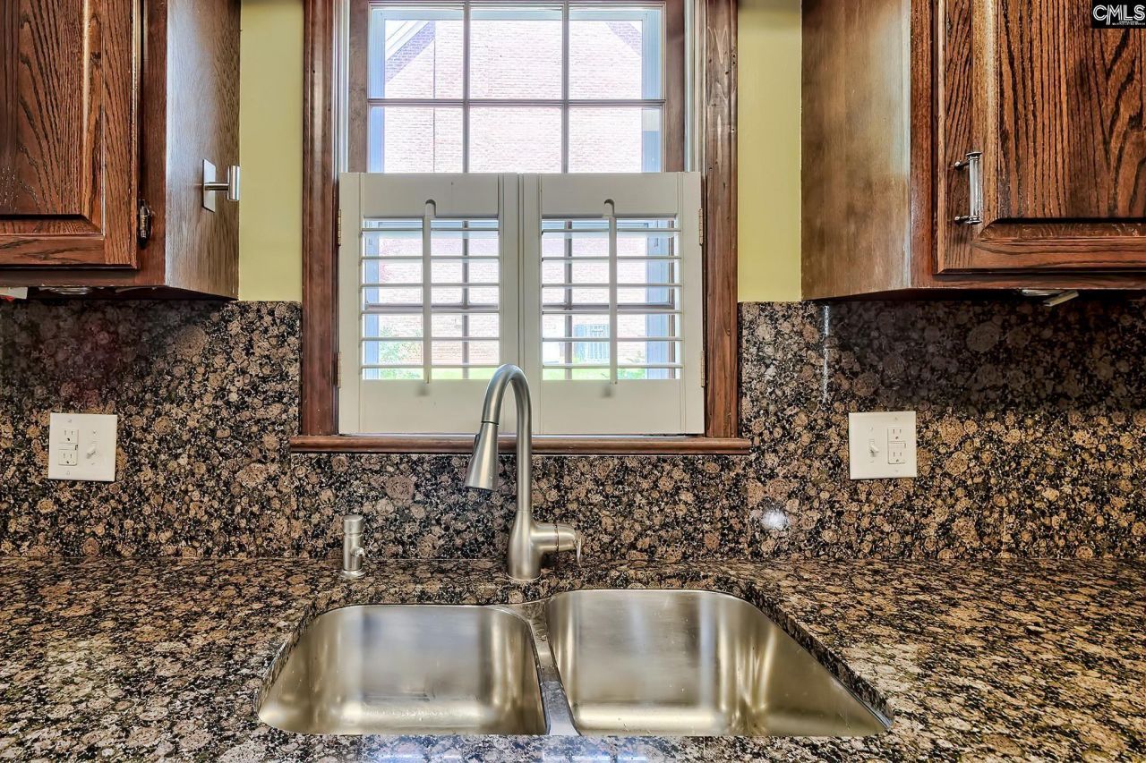 302 Longbow Court  Photo 16