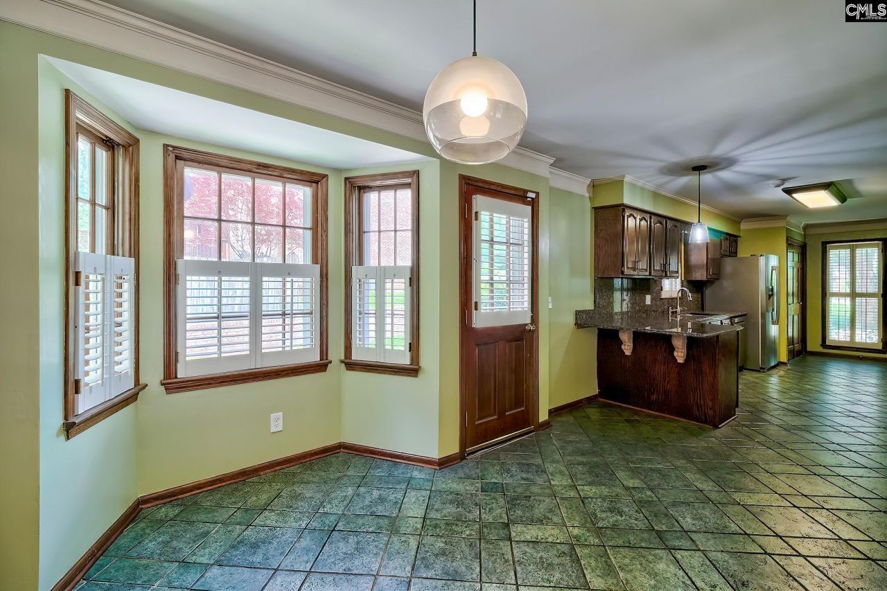 302 Longbow Court  Photo 18