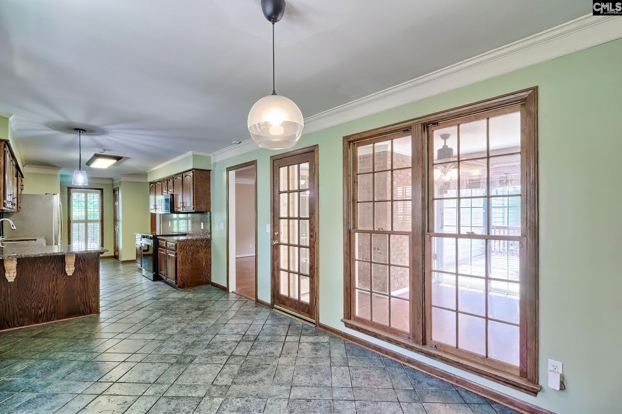 302 Longbow Court  Photo 19