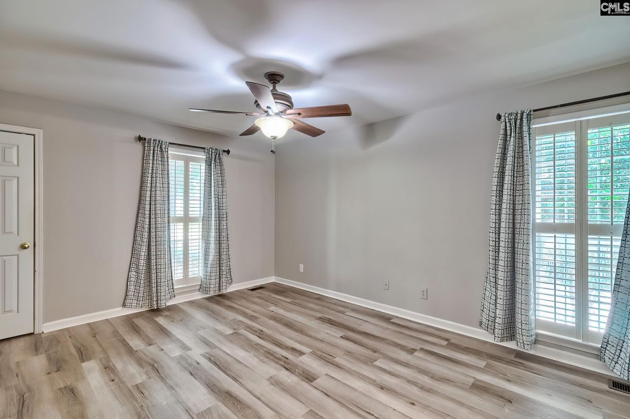 302 Longbow Court  Photo 20